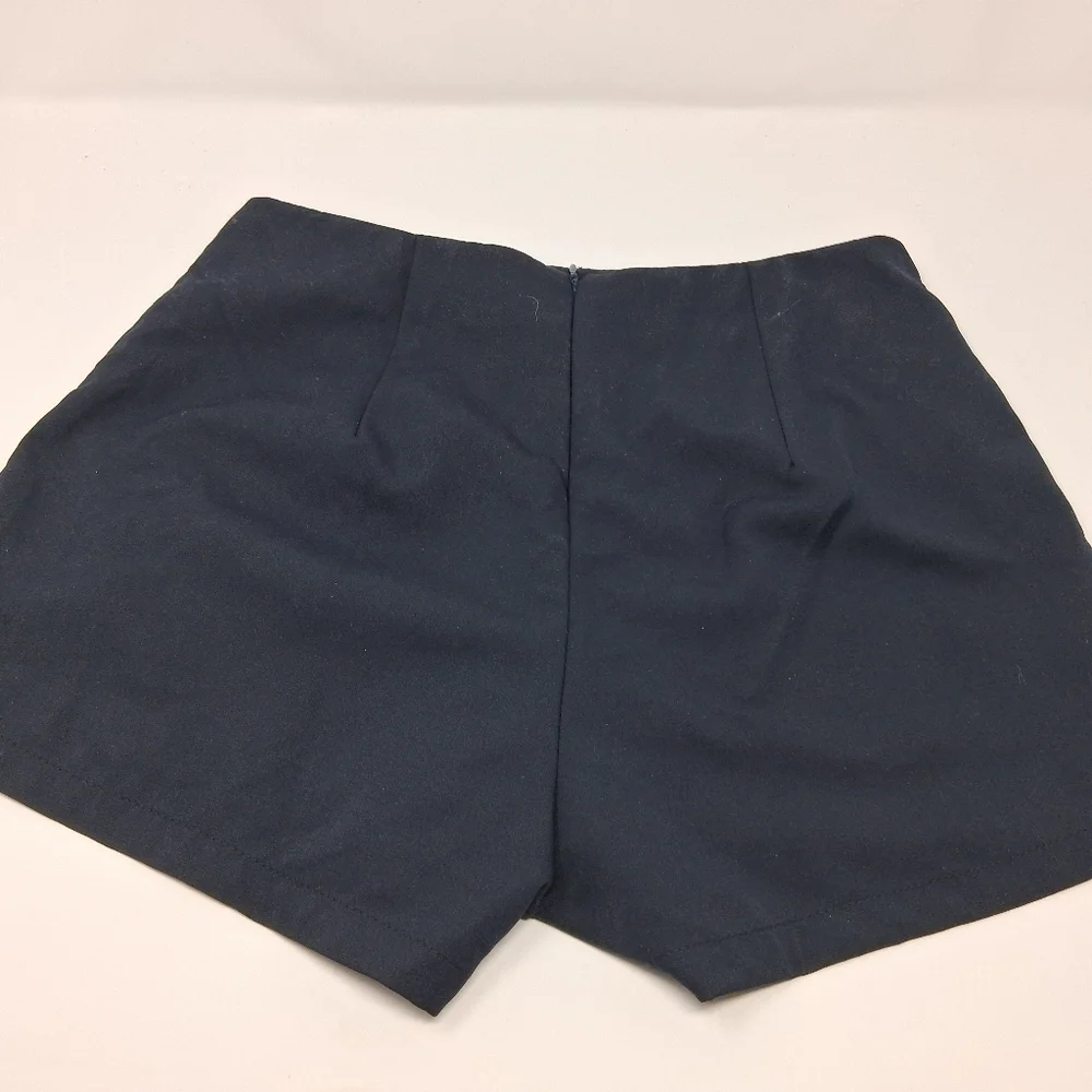 NWOT Dygarni Royal Blue Embroidered Dressy Shorts Size L